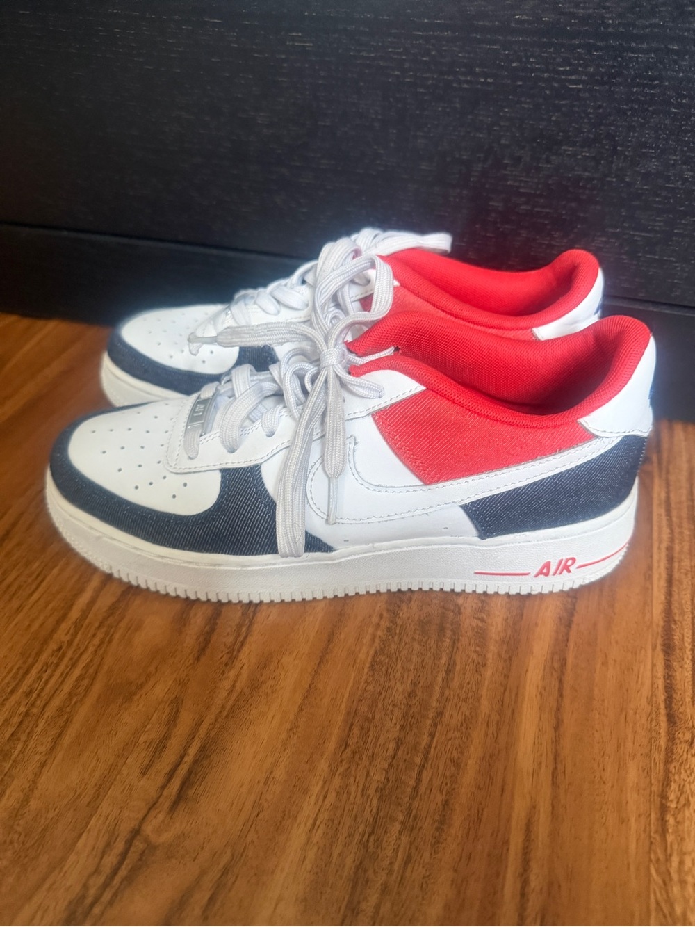 Kids Low-Top Sneakers in White, Navy & Red — Cushioned Active Shoes